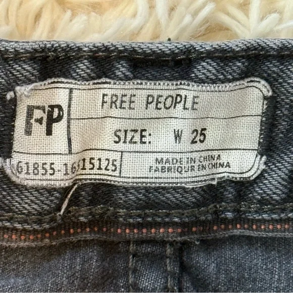 Free People Denim Shorts mid rise washed black SZ 25 button fly raw hem - Picture 2 of 6